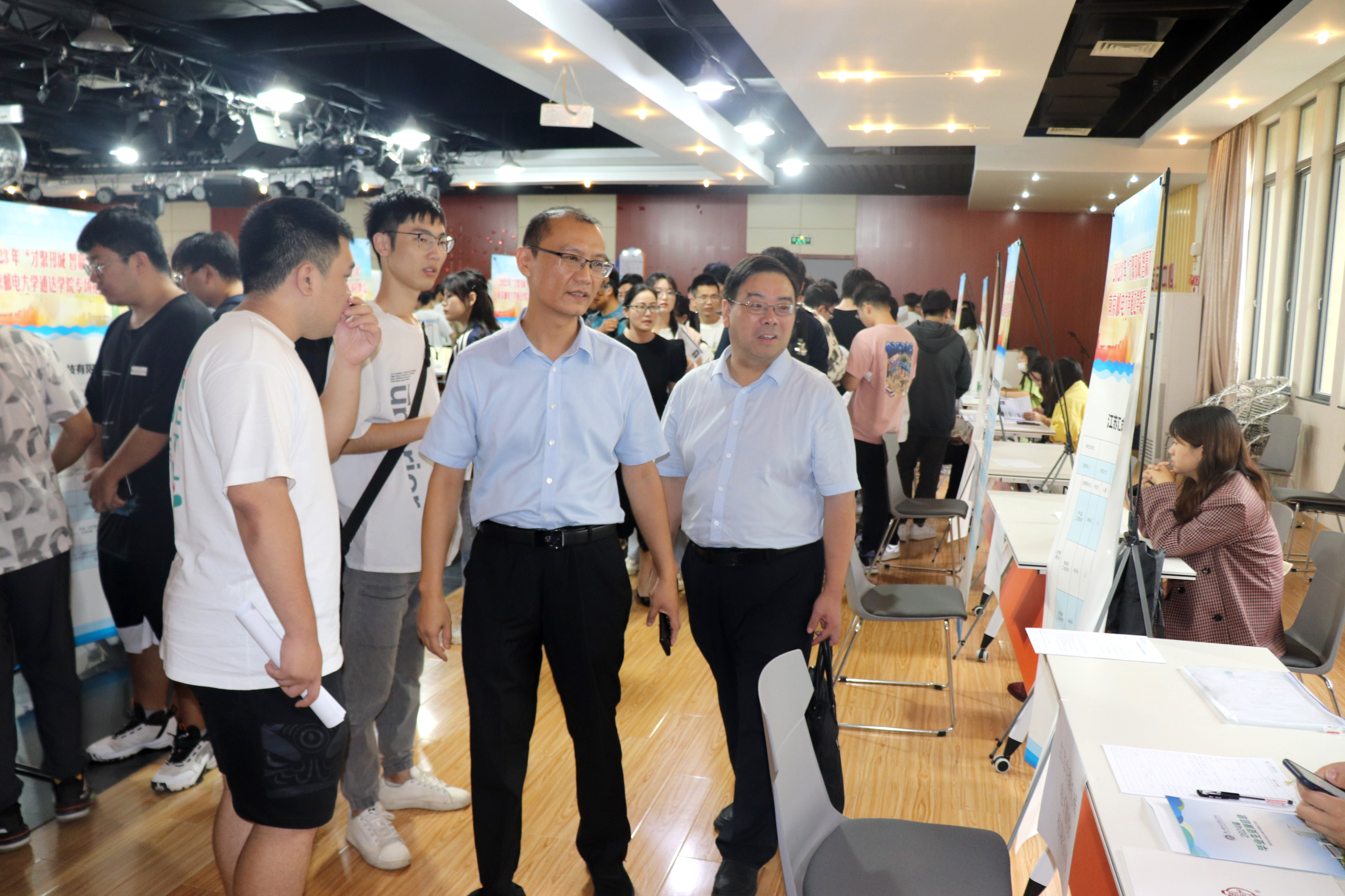 1695625317930789.jpg IMG_4617.JPG